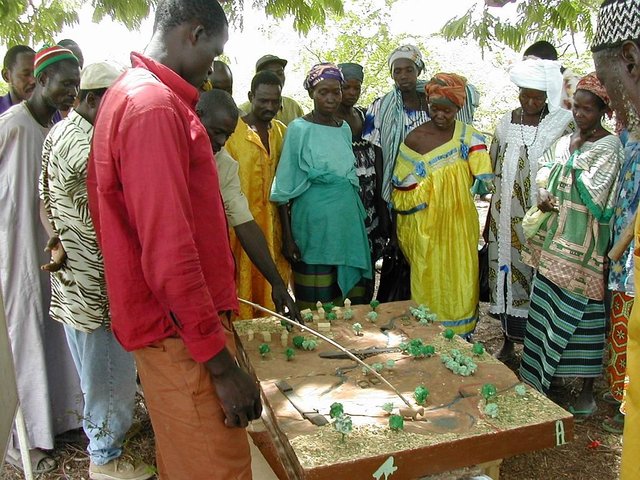 Creating scale models for the development of lowland areas and the participation of the farming community