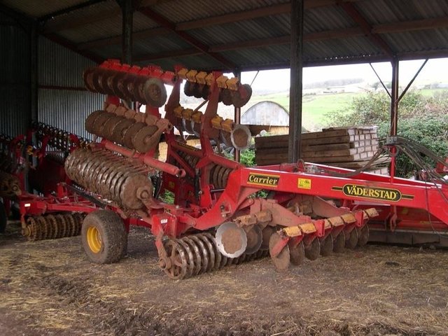 Minimum tillage in UK arable cropping systems: Tivington