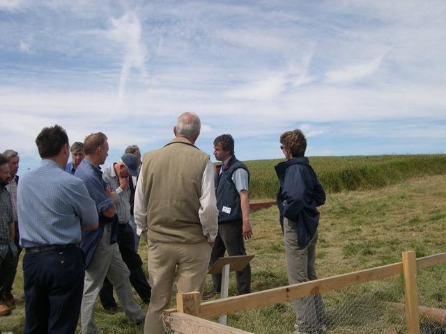 Participatory on-farm demonstration in UK arable cropping: Loddington